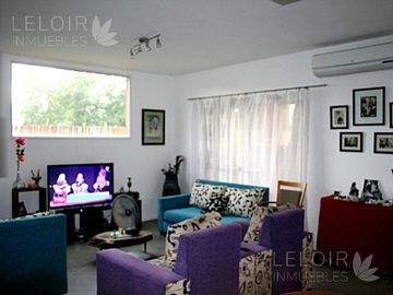 Casa 4 ambientes en venta en Parque Leloir