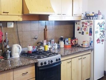 PH 2 ambientes en 1 piso con cocina comedor Amplio