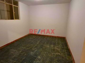 ✨¡Oportunidad única en Piura!✨

Descubre la Casa Dúplex perfecta para tú 💰 negocio y tú familia. 👨‍👨‍👧‍👧 ya que podrás destinar el primer nivel 📐 23