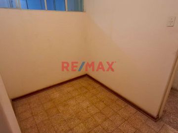 ✨¡Oportunidad única en Piura!✨

Descubre la Casa Dúplex perfecta para tú 💰 negocio y tú familia. 👨‍👨‍👧‍👧 ya que podrás destinar el primer nivel 📐 23