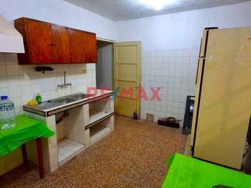 ✨¡Oportunidad única en Piura!✨

Descubre la Casa Dúplex perfecta para tú 💰 negocio y tú familia. 👨‍👨‍👧‍👧 ya que podrás destinar el primer nivel 📐 23