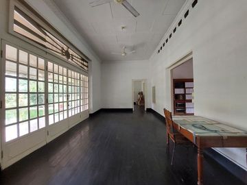 BUC! DIJUAL TANAH LUAS BONUS RUMAH DI POGUNG POSISI HOOK