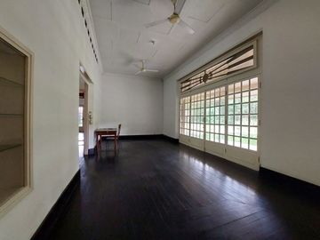 BUC! DIJUAL TANAH LUAS BONUS RUMAH DI POGUNG POSISI HOOK