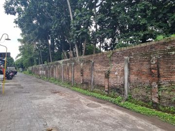 BUC! DIJUAL TANAH LUAS BONUS RUMAH DI POGUNG POSISI HOOK