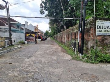 BUC! DIJUAL TANAH LUAS BONUS RUMAH DI POGUNG POSISI HOOK