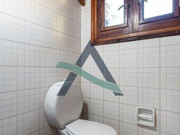 Casa 7 ambientes con dependencia de servicio y pileta!