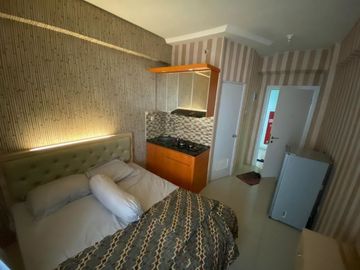 Apartemen green pramuka type studio bulanan full furnished