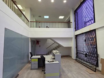 oficina en arriendo en versalles. Cod A9190706