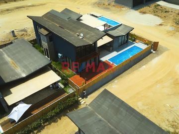 ¡Oportunidad Única para Vivir Frente al Mar en Punta Sal, Tumbes!

Te presentamos el exclusivo Condominio Lomas de Punta Sal, ubicado en la hermosa