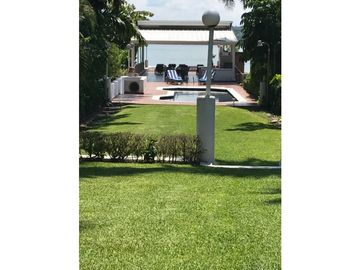 CASA EN VENTA A ORILLA DEL LAGO 