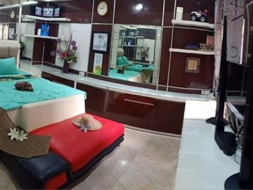 Rumah Mewah di Gayungsari Timur Full Furnish Kolam Renang