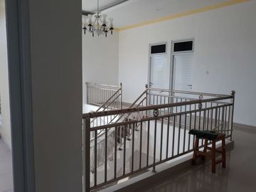 Rumah Mewah Cibubur Depok Luas Tanah 600 m2 + Kolam Renang