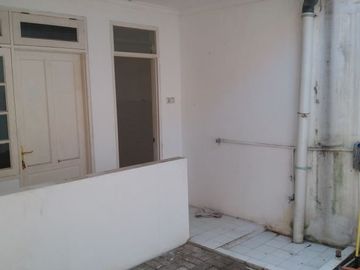 RUMAH Besar 1 Lantai Disewakan di Citraland Depan