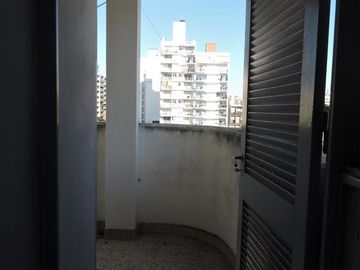 VENTA - 3 dormitorios y Dependencia - Cochera - Bv Oroño esquina Córdoba