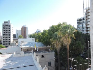 VENTA - 3 dormitorios y Dependencia - Cochera - Bv Oroño esquina Córdoba