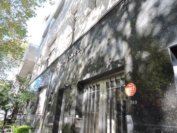 VENTA - 3 dormitorios y Dependencia - Cochera - Bv Oroño esquina Córdoba