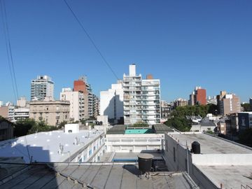 VENTA - 3 dormitorios y Dependencia - Cochera - Bv Oroño esquina Córdoba