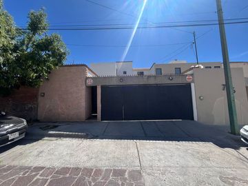 Casa Habitación en venta, Lomas Cuarta Sección