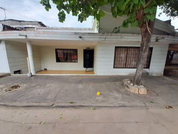 CASA EN VENTA BARRIO CENTRO |5189