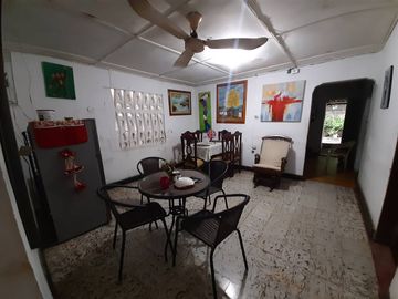 CASA EN VENTA BARRIO CENTRO |5189