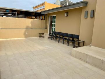 Residencia en Venta muy amplia en Cumbres 6to sector, Monterrey, Nuevo Leon