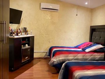 Residencia en Venta muy amplia en Cumbres 6to sector, Monterrey, Nuevo Leon