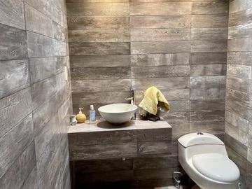 Residencia en Venta muy amplia en Cumbres 6to sector, Monterrey, Nuevo Leon
