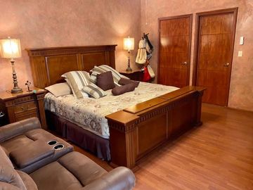 Residencia en Venta muy amplia en Cumbres 6to sector, Monterrey, Nuevo Leon