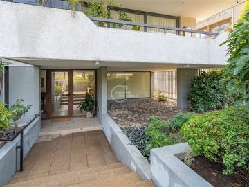 Departamento en venta de 4 dorm. en Vitacura