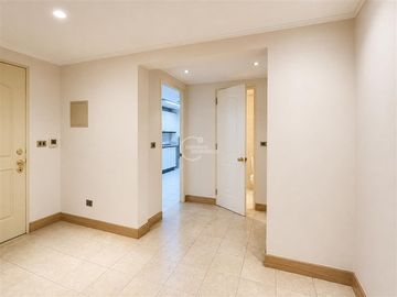 Departamento en venta de 4 dorm. en Vitacura