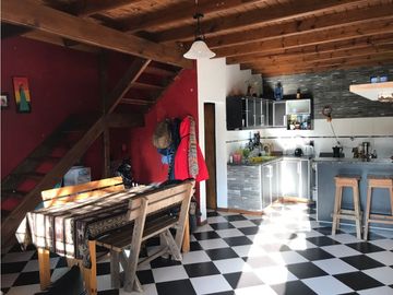 AMPLIO DUPLEX CON LOCAL EN JAUREGUI !!!