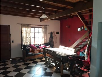 AMPLIO DUPLEX CON LOCAL EN JAUREGUI !!!