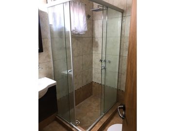 AMPLIO DUPLEX CON LOCAL EN JAUREGUI !!!