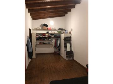 AMPLIO DUPLEX CON LOCAL EN JAUREGUI !!!