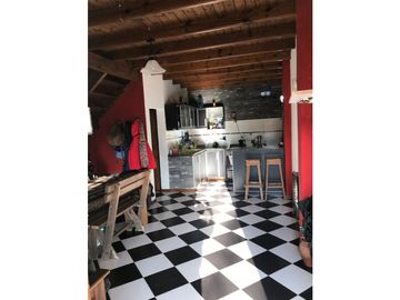 AMPLIO DUPLEX CON LOCAL EN JAUREGUI !!!