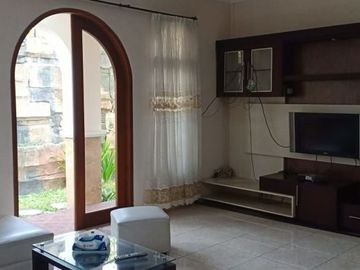 RUMAH HOOK MEWAH DAN ELEGANT DI KAWASA PERUMAHAN ELITE MAGUWOHARJO
