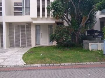 Rumah East Coast Park Pakuwon City , Siap Huni, Murah