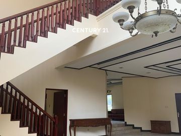 Diisewa Rumah Hook Luas  Di Lokasi Premium Di Pondok Indah