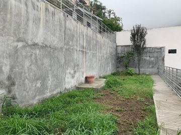 CASA EN VENTA CUMBRES 2SECTOR