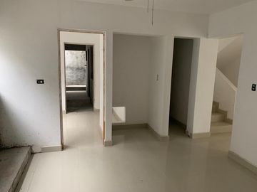 CASA EN VENTA CUMBRES 2SECTOR