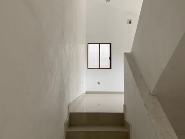 CASA EN VENTA CUMBRES 2SECTOR