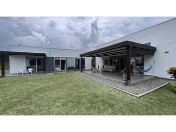 VENTA DE CASA CAMPESTRE EN ARMENIA, QUINDIO, COLOMBIA