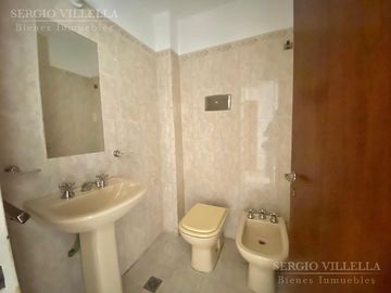 Dpto 4 dorm. | Frente con vista a Plaza Colón | Barrio Centro