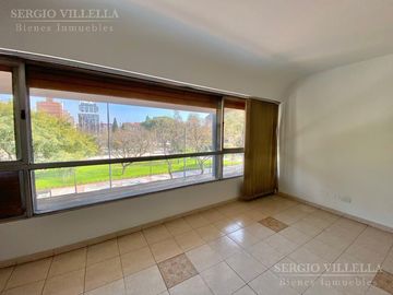 Dpto 4 dorm. | Frente con vista a Plaza Colón | Barrio Centro