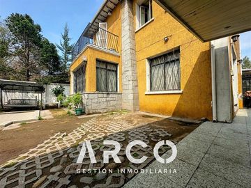 Casa en venta de 4 dorm. en Ñuñoa