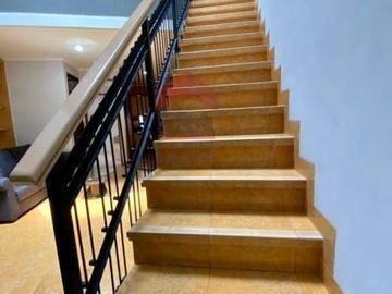 Rumah bersih terawat siap huni full furnished Setraduta Permai M3