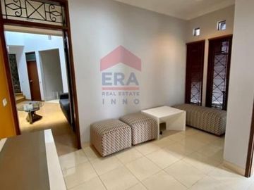 Rumah bersih terawat siap huni full furnished Setraduta Permai M3