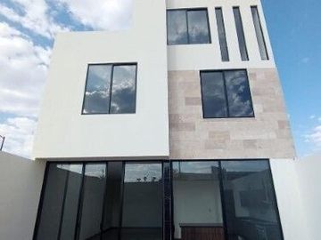Casa en Venta en San Luis Potosí Fraccionamiento Tarragona Residencial