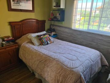 Vende Casa De Tres Pisos y Loft Independiente Los Almendros Reñaca