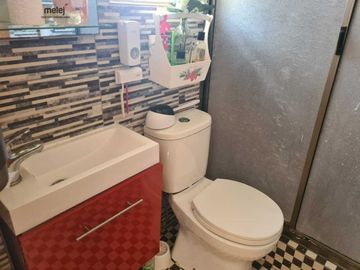Vende Casa De Tres Pisos y Loft Independiente Los Almendros Reñaca